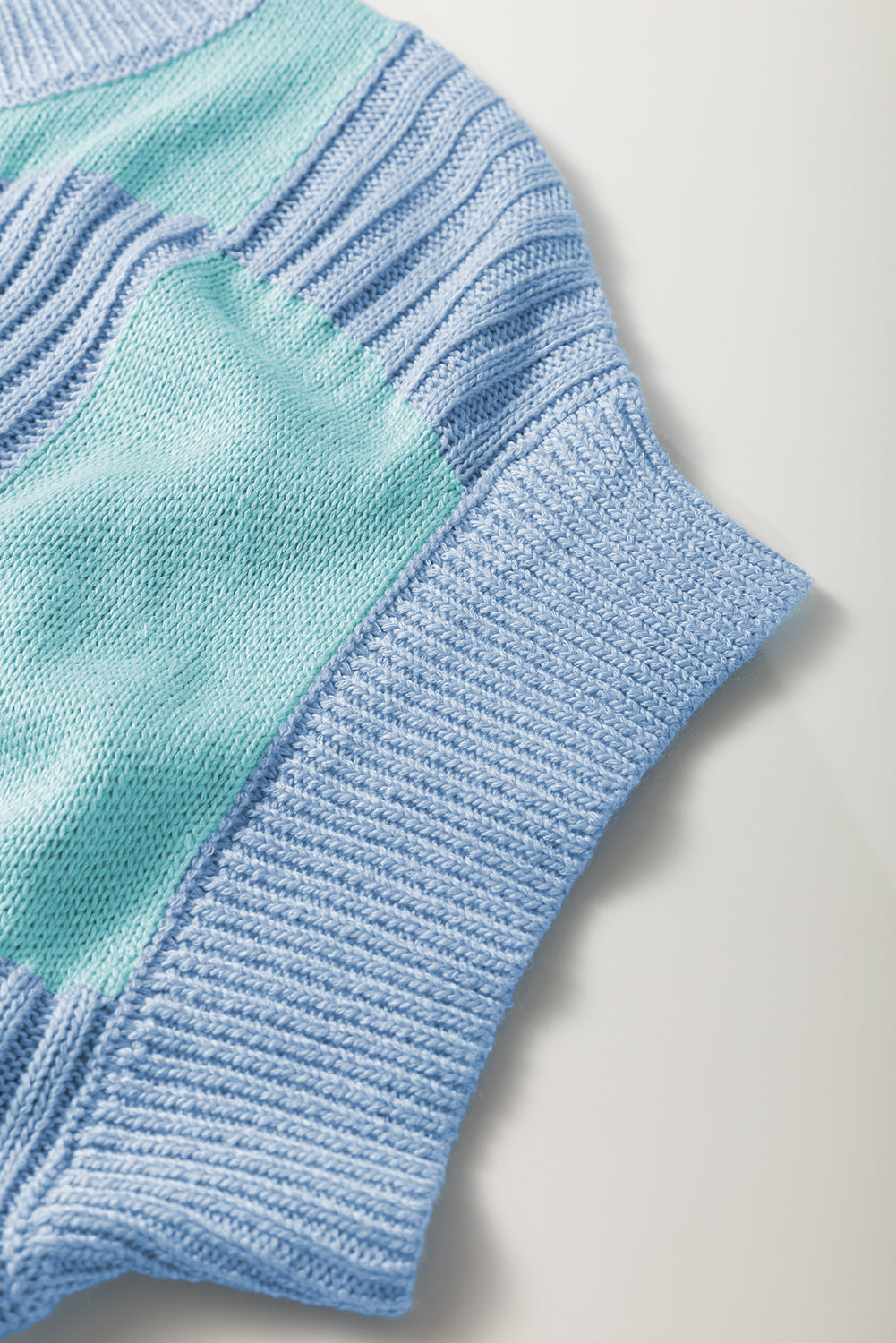 Light Blue Checkered Color Block Crew Neck Short Sleeve Sweater Shewin